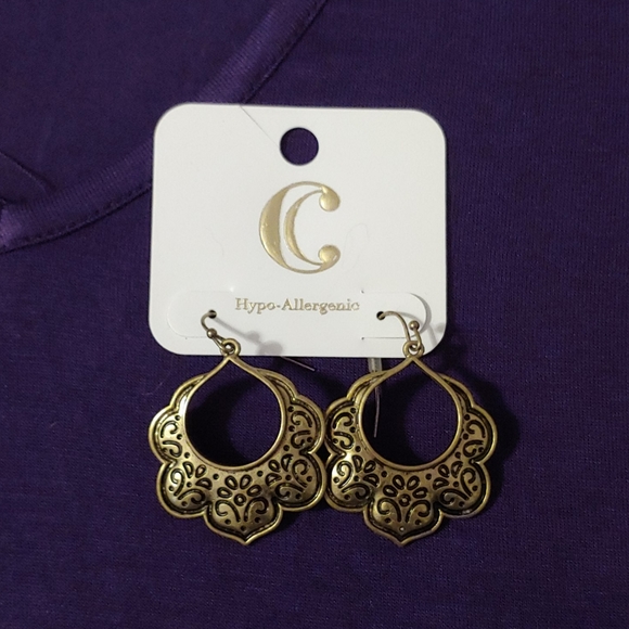 2 Pairs of Antiqued Gold Tone Earrings - Picture 2 of 6